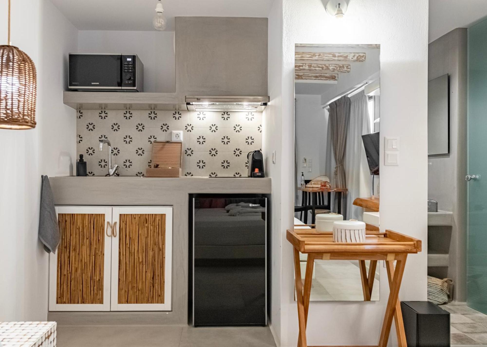 Aelia Suites Adamantas  Exteriör bild